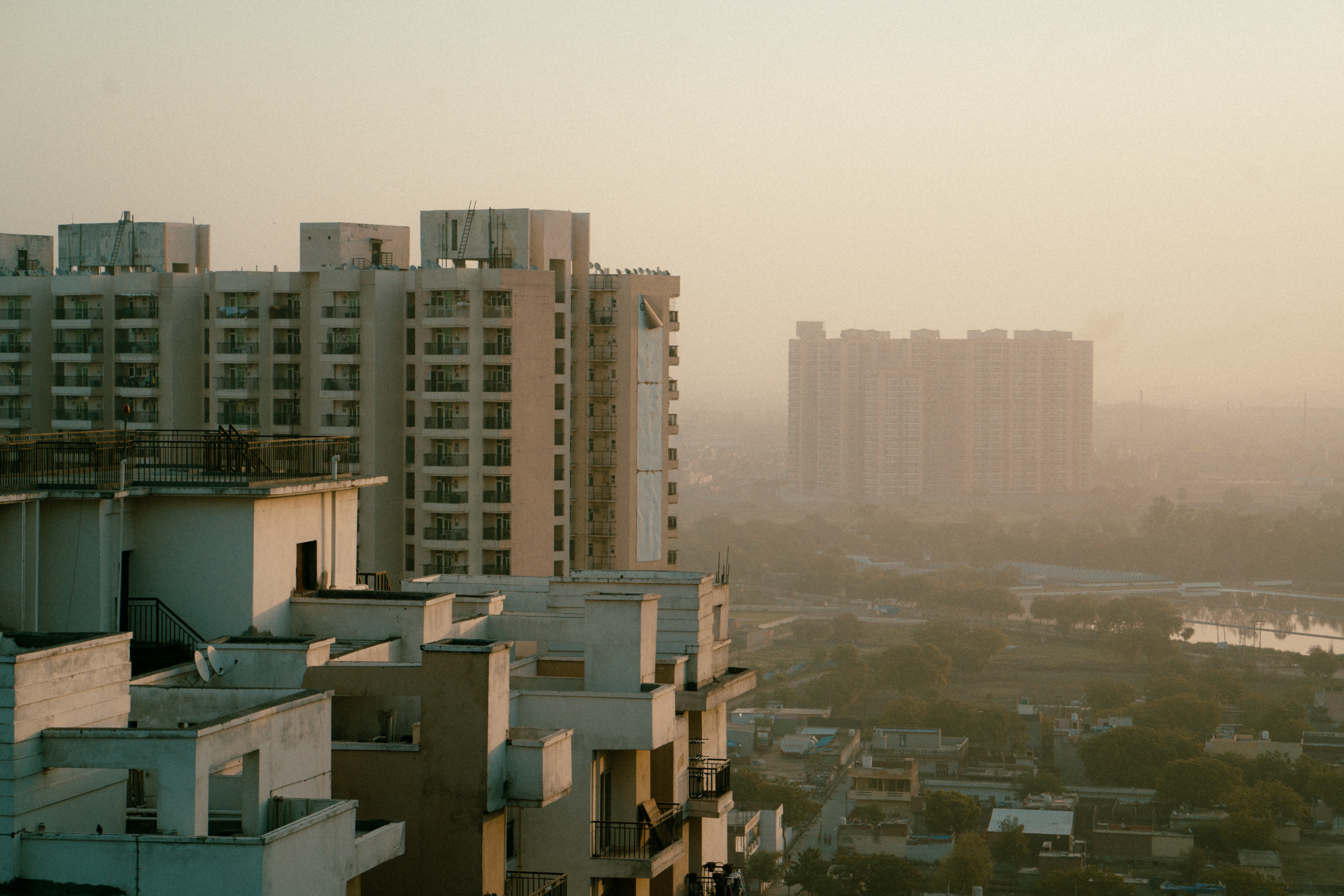Apartments vs Independent Houses in Jaipur: Which is Better?